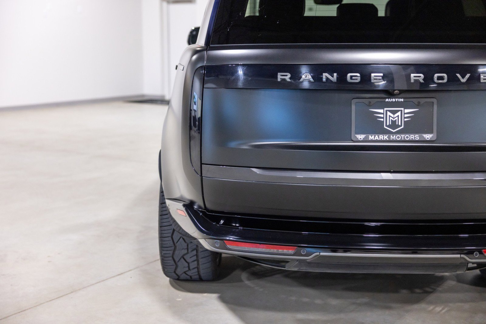 Used 2023 Land Rover Range Rover SE image 14