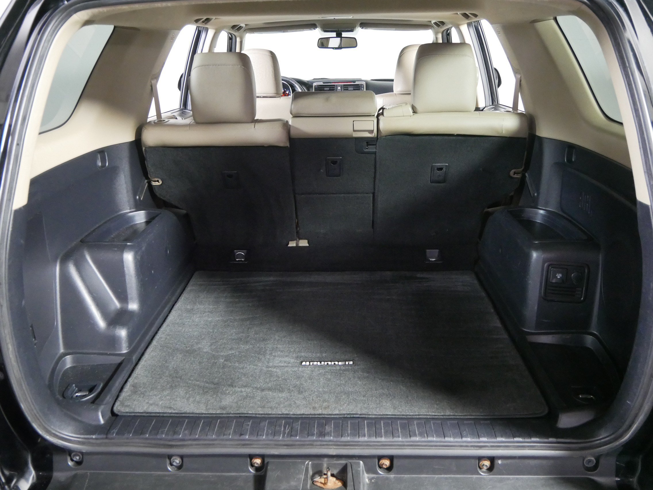 Used 2012 Toyota 4Runner Limited w/ Convenience Pkg AWD/4WD image 18