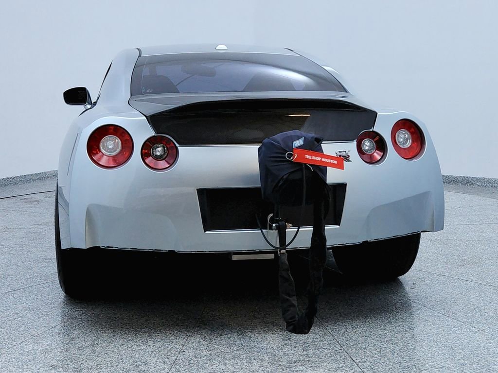 Used 2010 Nissan GT-R Premium AWD/4WD image 4