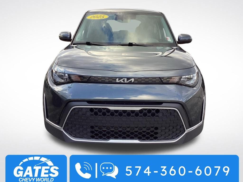 Used 2025 Kia Soul LX w/ LX Technology Package image 2