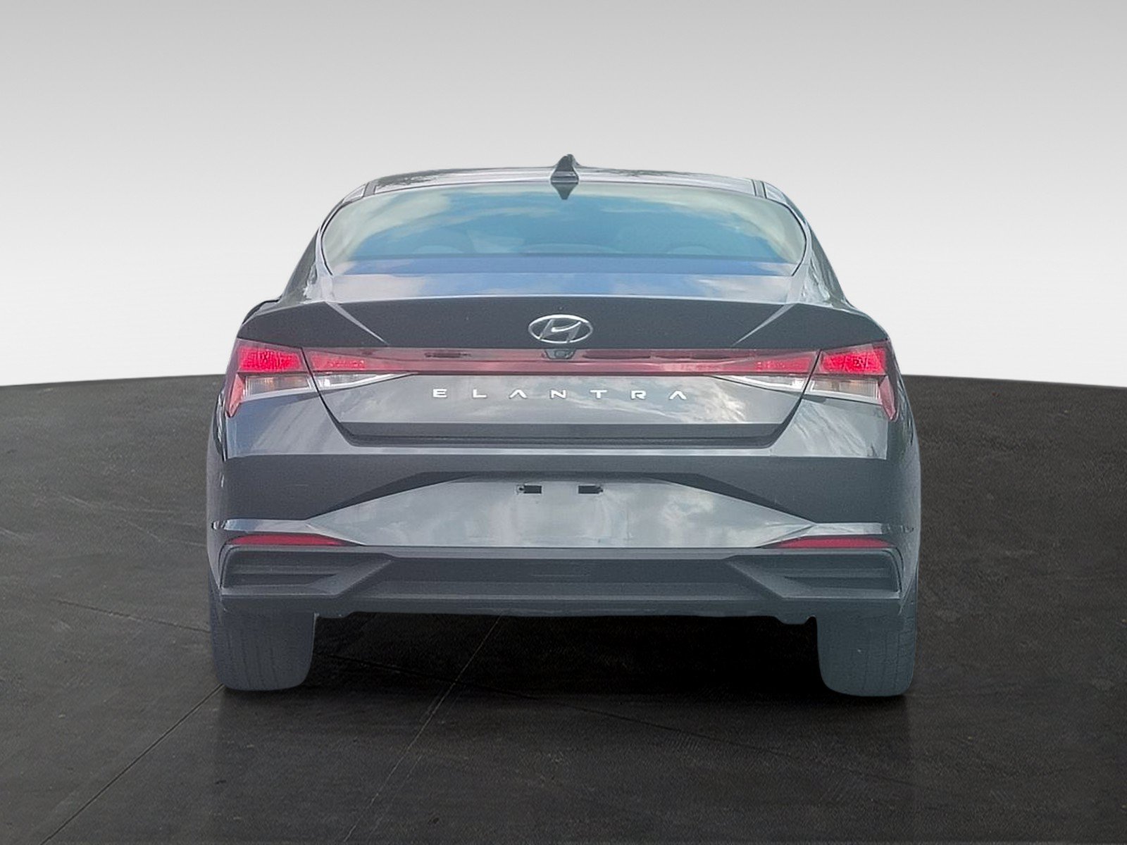 Used 2023 Hyundai Elantra SEL w/ Convenience Package FWD image 5