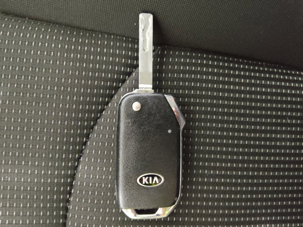Used 2020 Kia Forte LXS FWD image 32