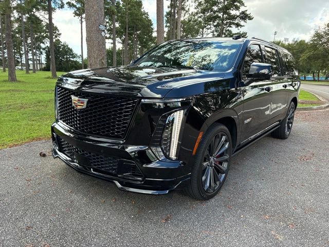 Used 2025 Cadillac Escalade ESV V AWD/4WD image 7