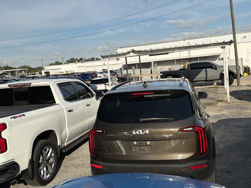 Used 2022 Kia Telluride EX w/ EX Premium Package AWD/4WD image 5