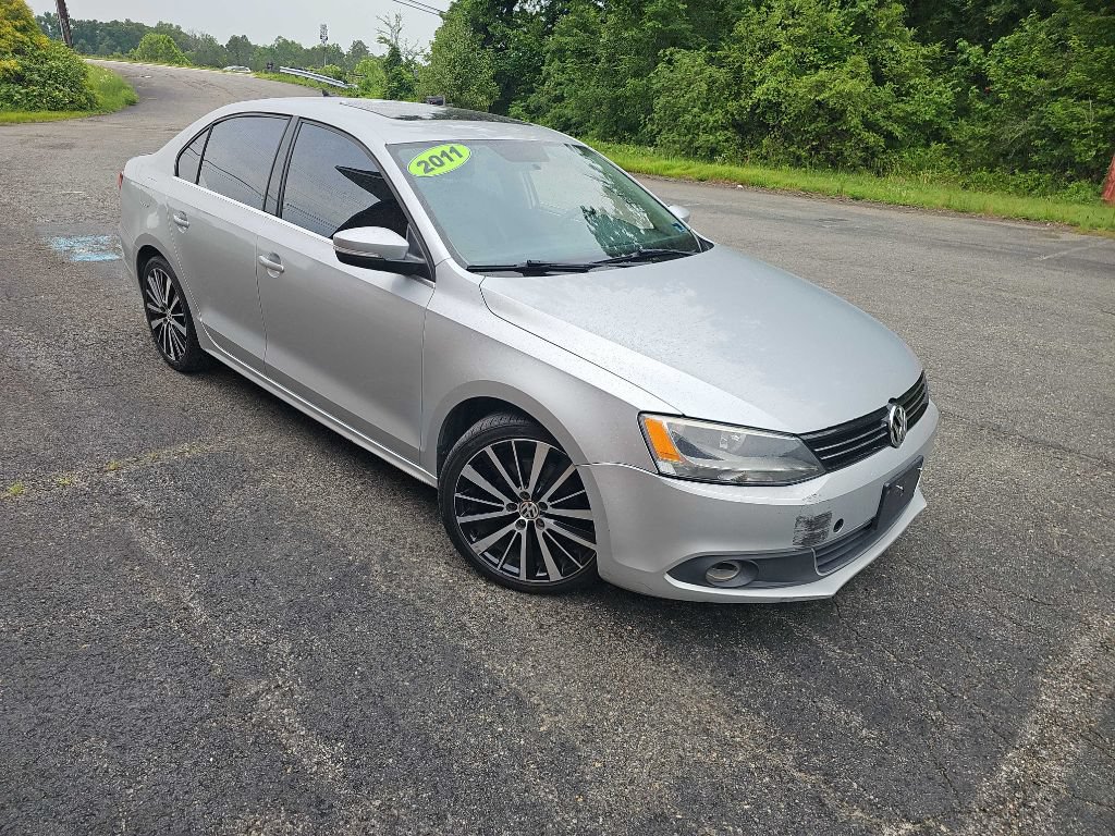Used 2011 Volkswagen Jetta SEL FWD image 5
