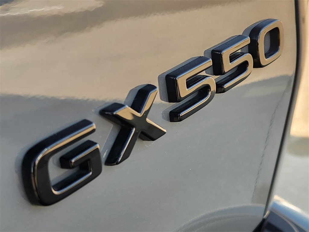 Used 2025 Lexus GX 550 image 12