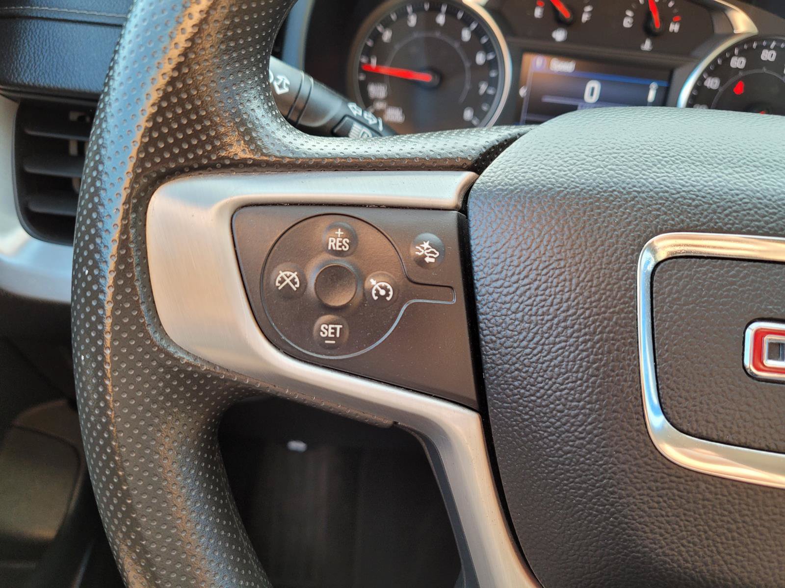 Used 2024 GMC Terrain SLE AWD/4WD image 29