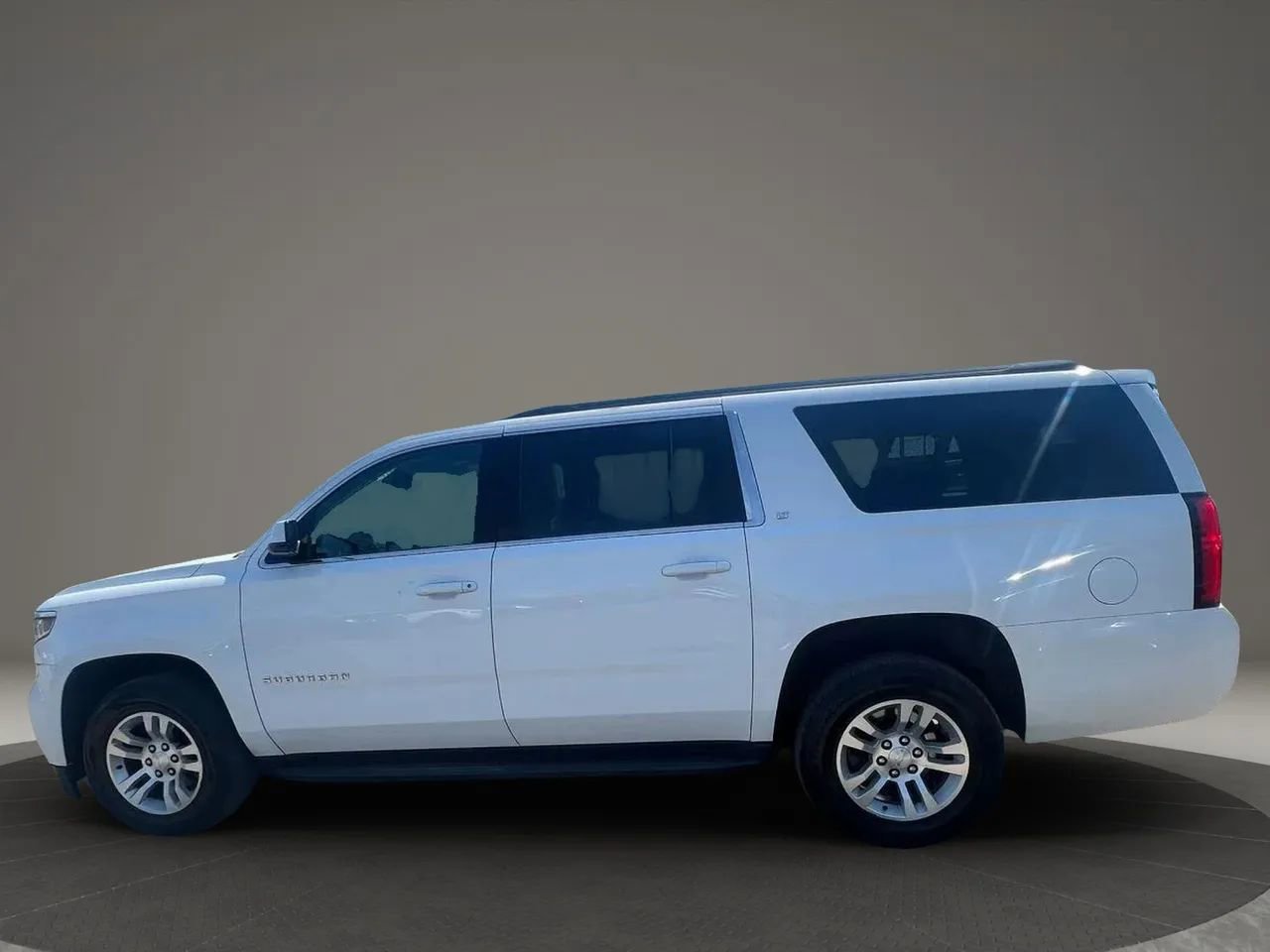 Used 2019 Chevrolet Suburban LT AWD/4WD image 8
