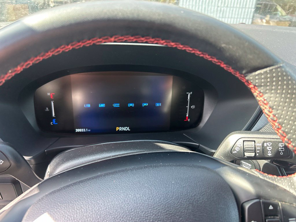 Certified 2025 Ford Escape ST-Line Select AWD/4WD image 33