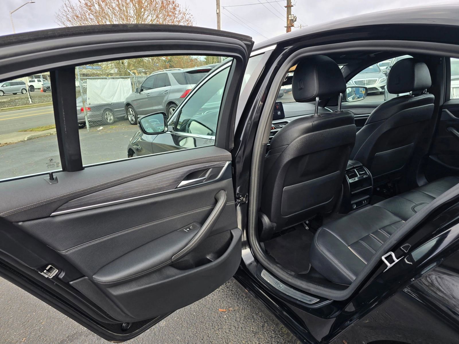 Used 2021 BMW 530i xDrive image 16