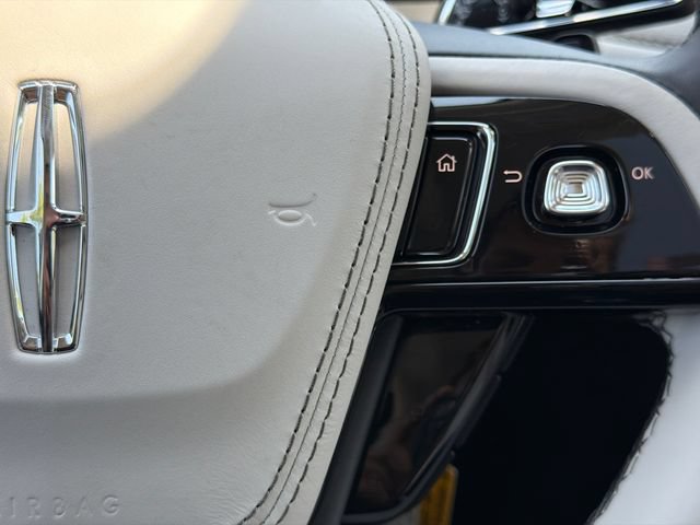 New 2026 Lincoln Aviator AWD w/ Jet Appearance Package image 30
