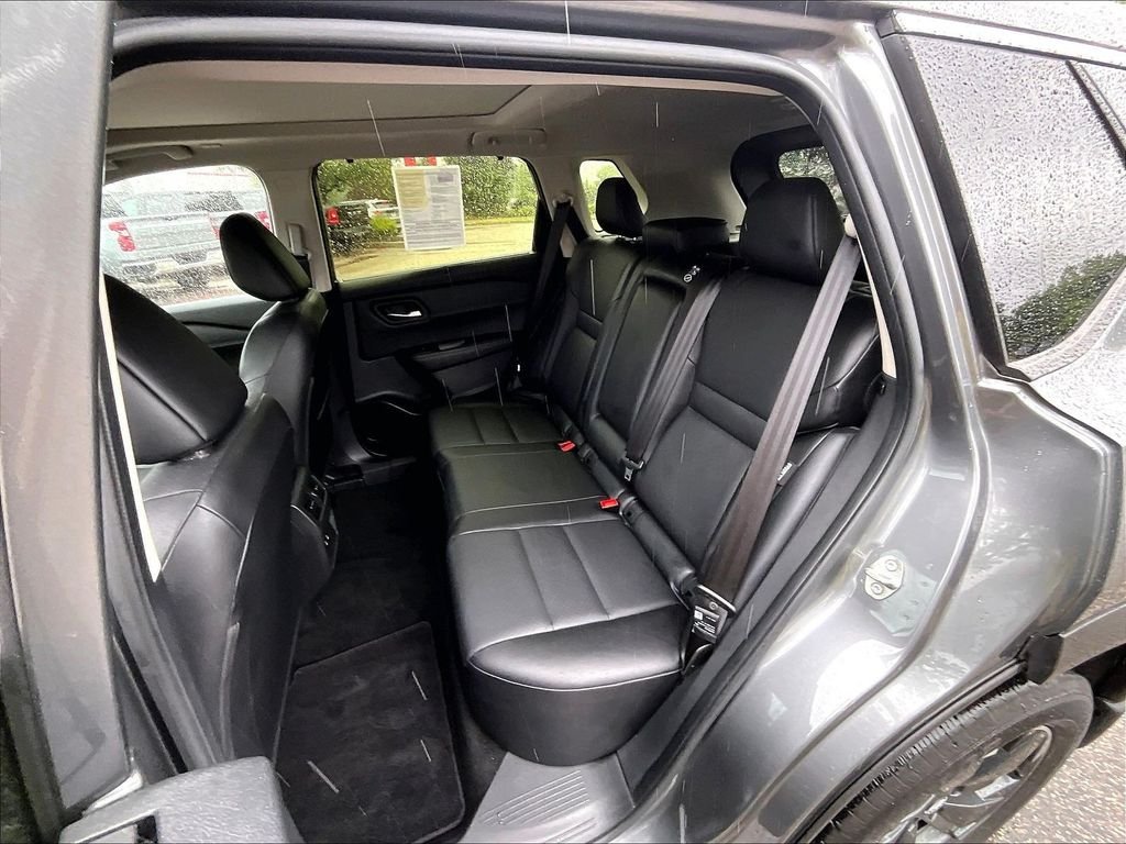 Used 2024 Nissan Rogue SV w/ SV Premium Package AWD/4WD image 15