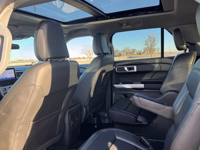 Used 2023 Ford Explorer XLT w/ Equipment Group 202A image 32