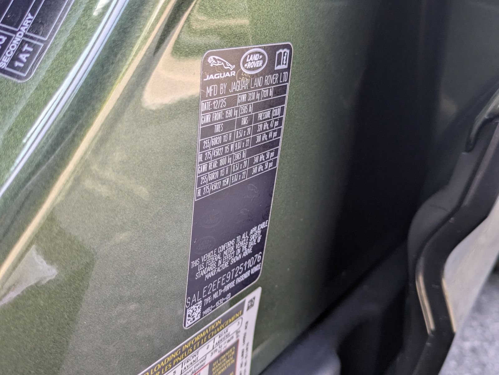 New 2026 Land Rover Defender 110 X-Dynamic SE AWD/4WD image 31