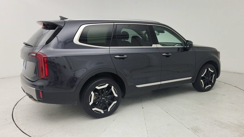Used 2025 Kia Telluride S FWD image 7