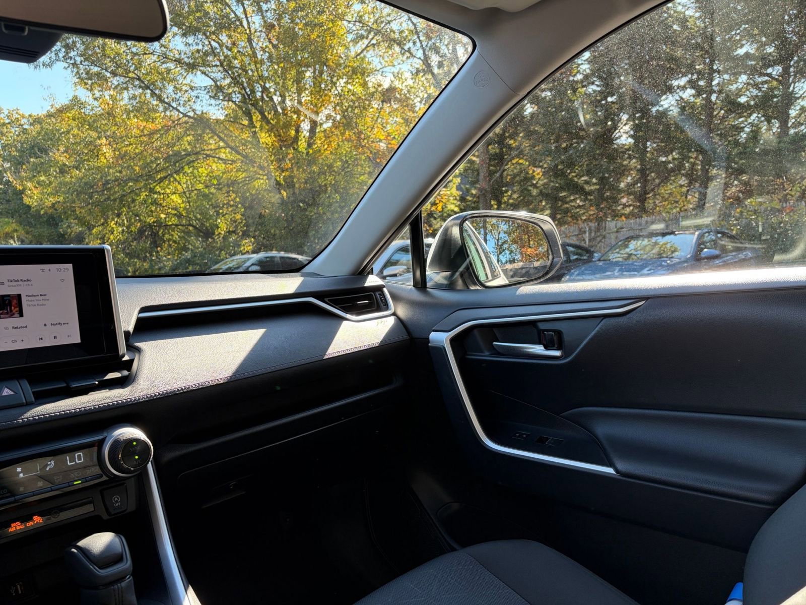 Used 2025 Toyota RAV4 XLE image 35