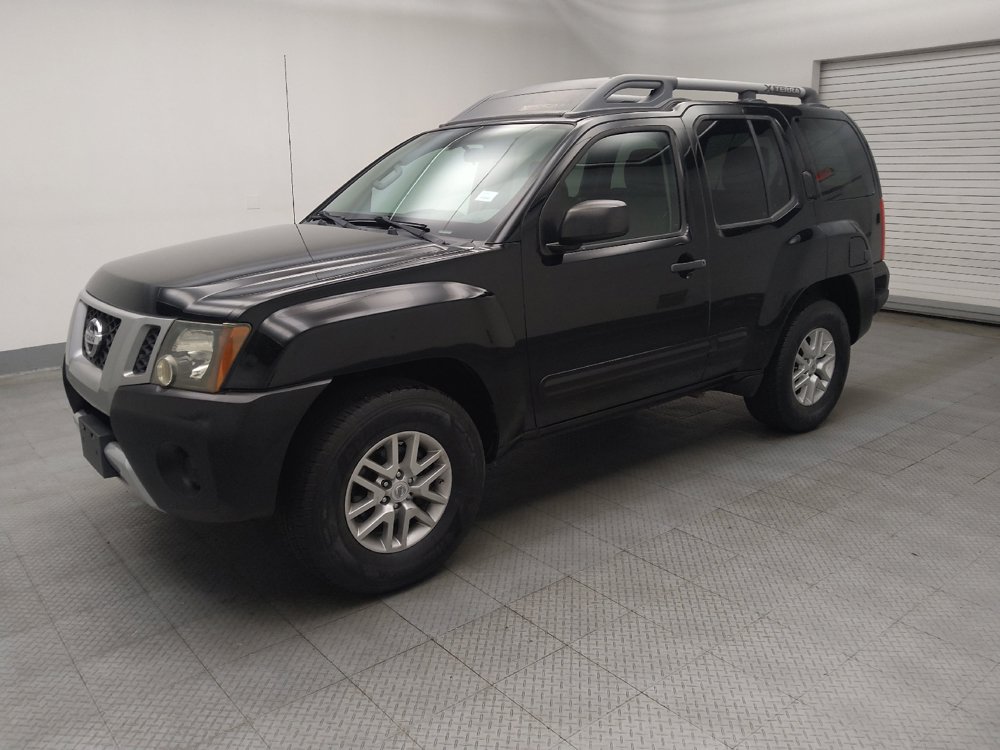 Used 2015 Nissan Xterra S RWD image 2