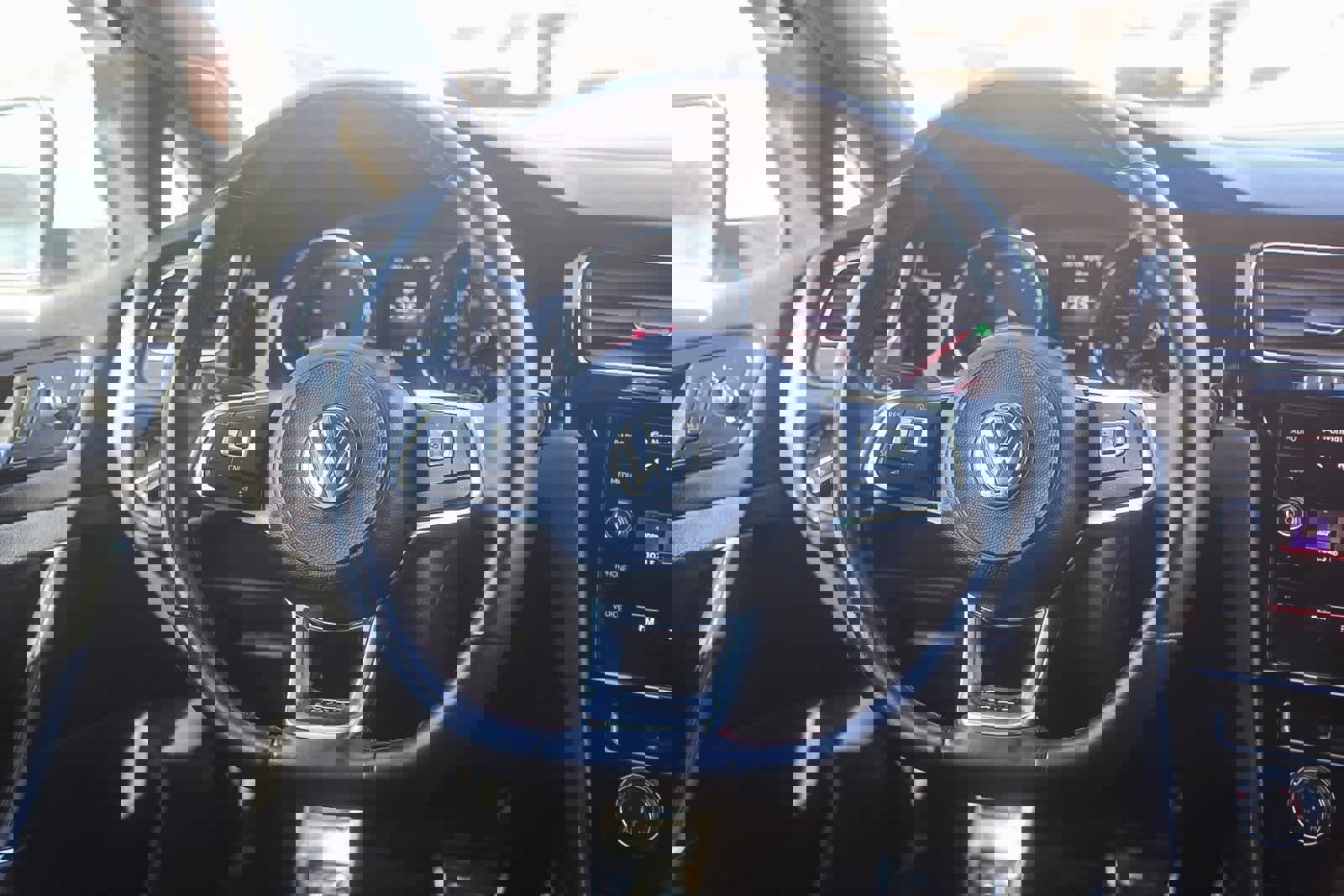 Used 2018 Volkswagen GTI SE image 28