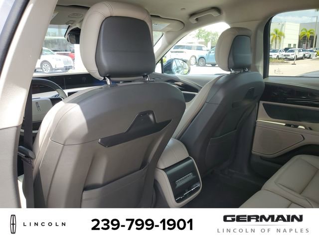 New 2025 Lincoln Nautilus Premier image 20