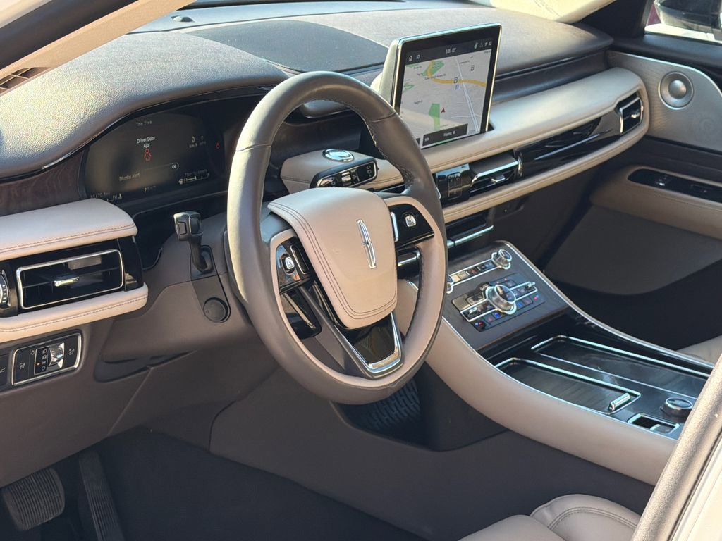 Used 2022 Lincoln Aviator Reserve w/ Equipment Group 201A image 13