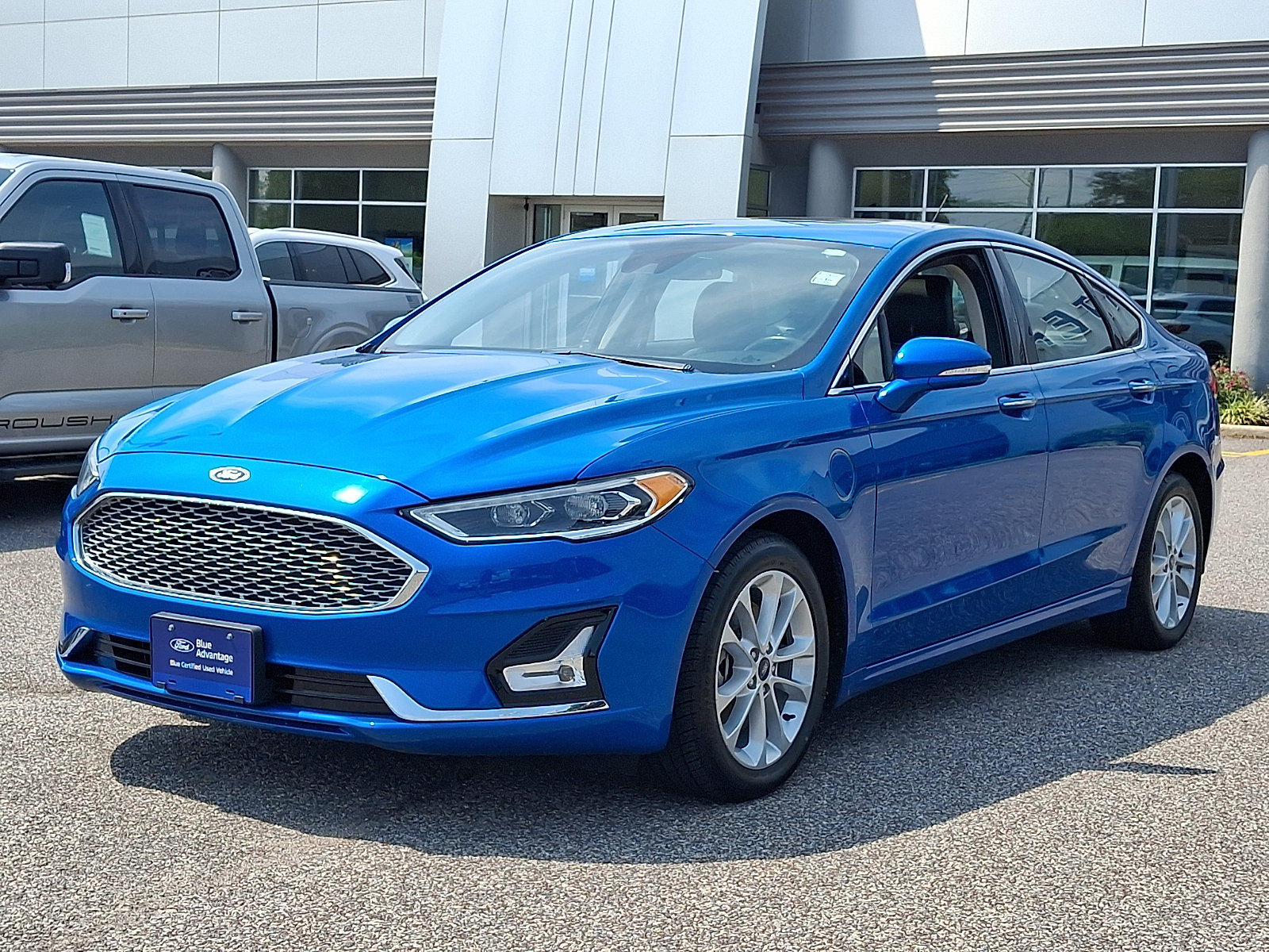 Used 2019 Ford Fusion Energi Titanium FWD image 4
