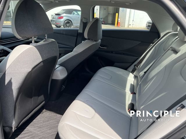 Used 2025 Hyundai Elantra Limited FWD image 27