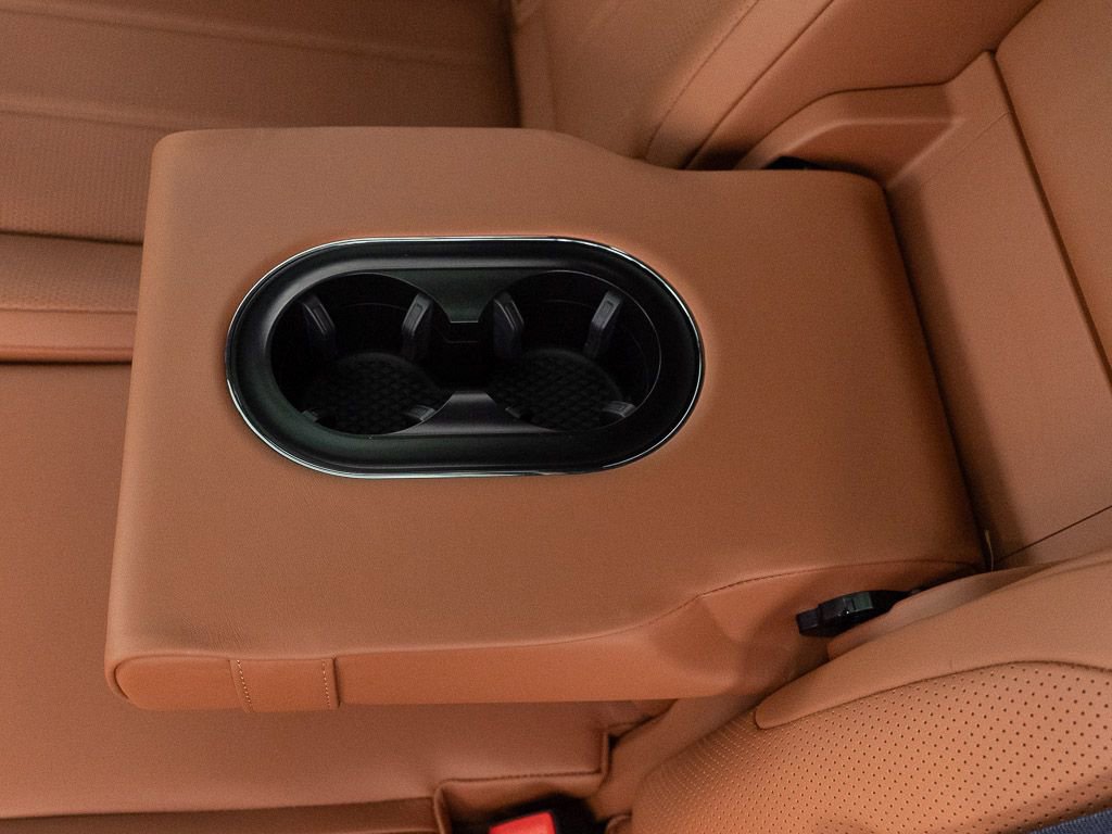 Certified 2023 Bentley Bentayga Extended Wheelbase AWD/4WD image 26