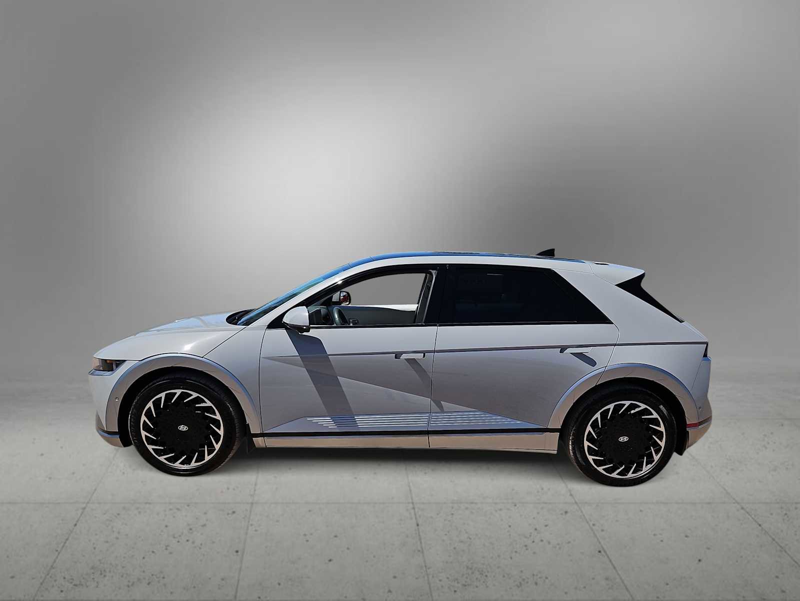 Certified 2023 Hyundai Ioniq 5 Limited AWD/4WD image 5
