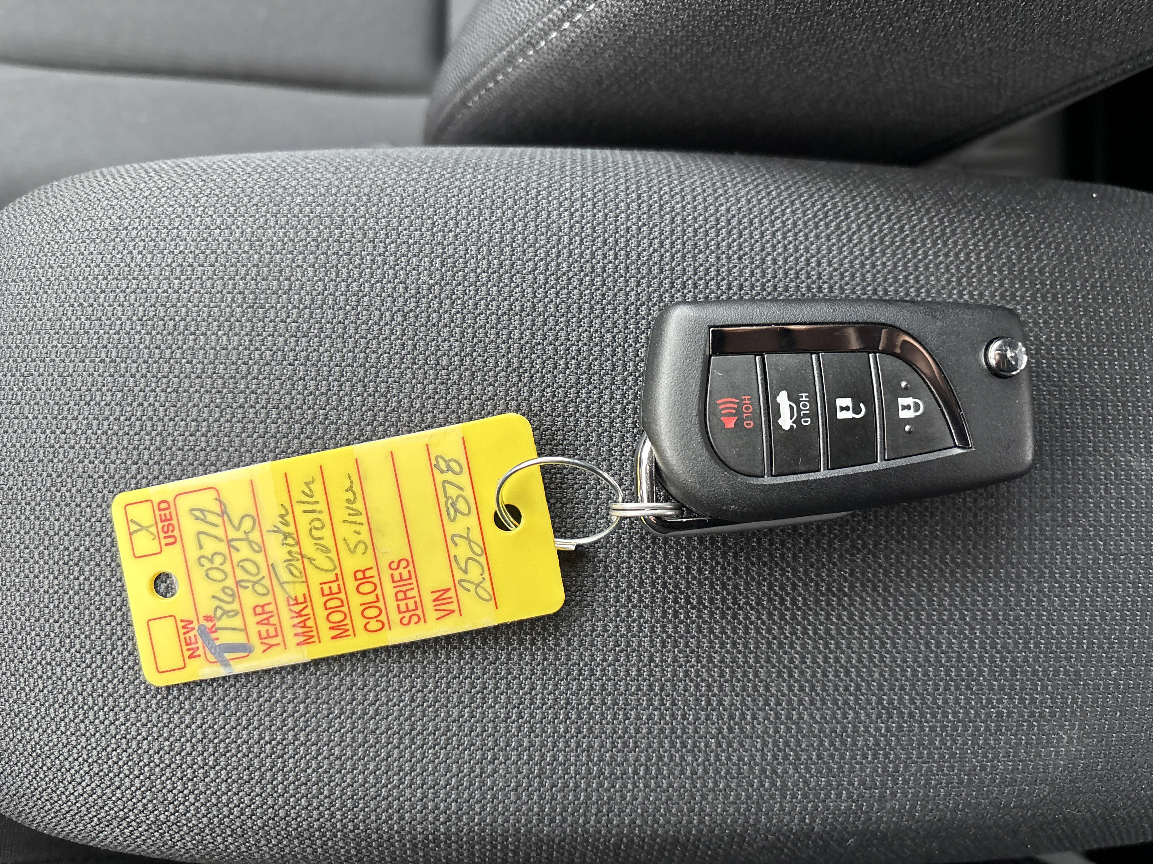 Used 2025 Toyota Corolla LE image 28