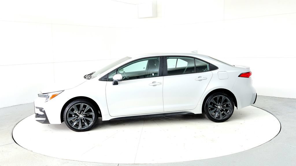 Certified 2024 Toyota Corolla SE FWD image 3