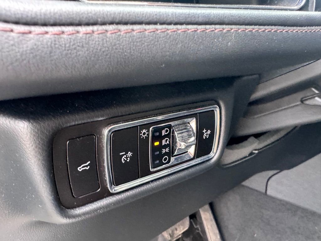 Used 2023 Lincoln Aviator AWD w/ Elements Package image 11