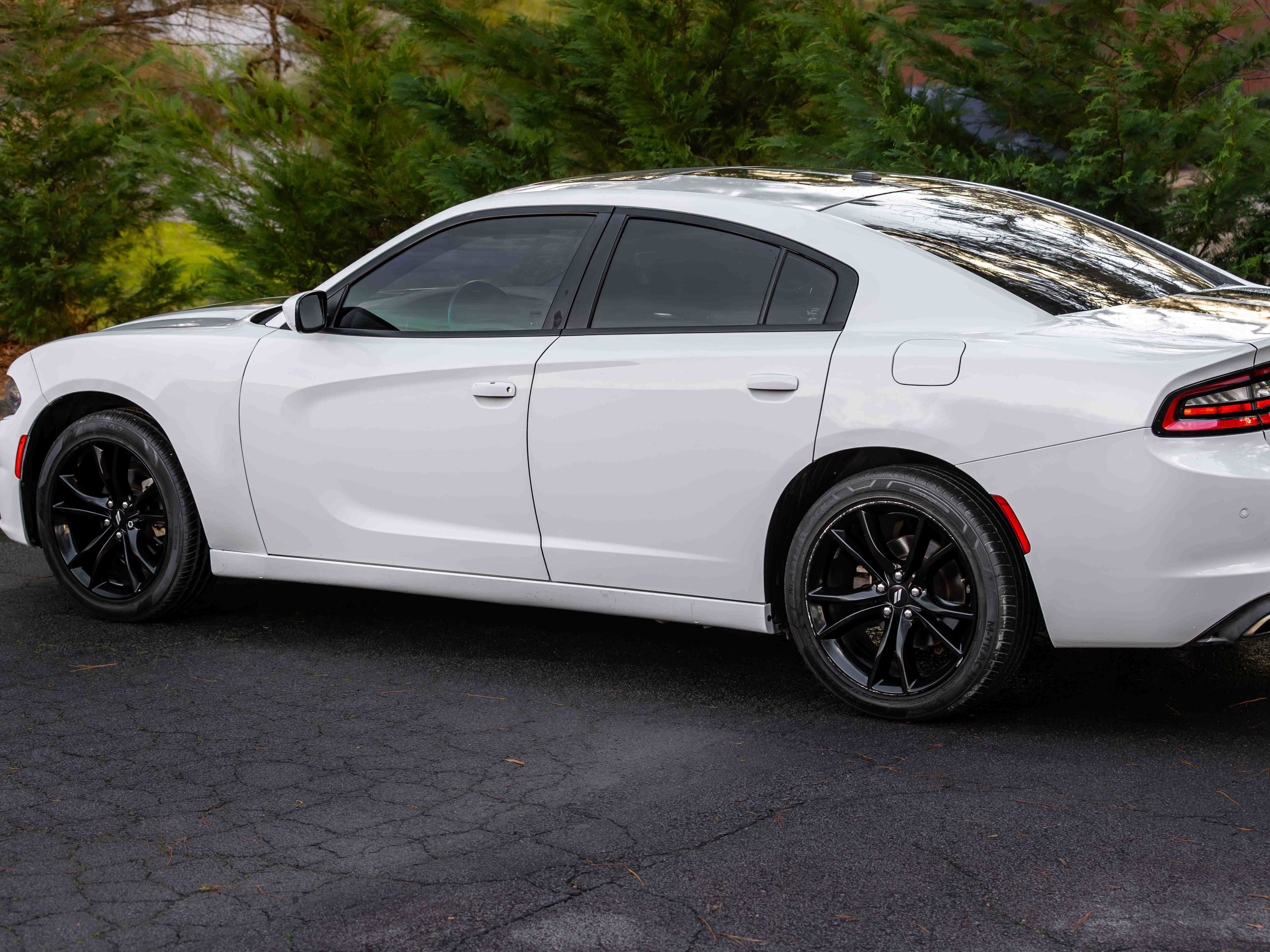 Used 2019 Dodge Charger SXT w/ Leather Interior Group image 57