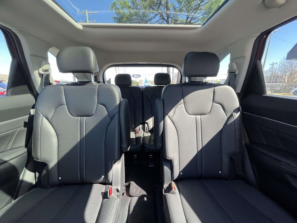 Certified 2025 Kia Sorento SX image 32