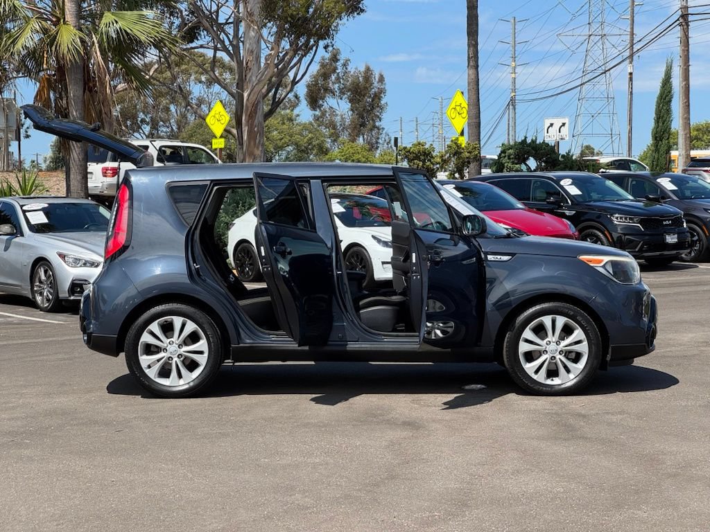 Used 2016 Kia Soul + FWD image 30