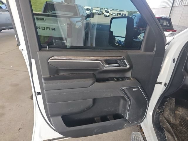 Used 2025 Chevrolet Silverado 2500 LTZ w/ LTZ Premium Package AWD/4WD image 15