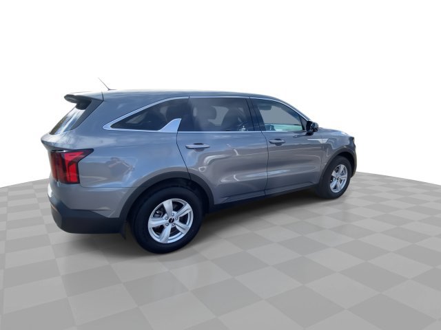 Used 2023 Kia Sorento LX FWD image 2