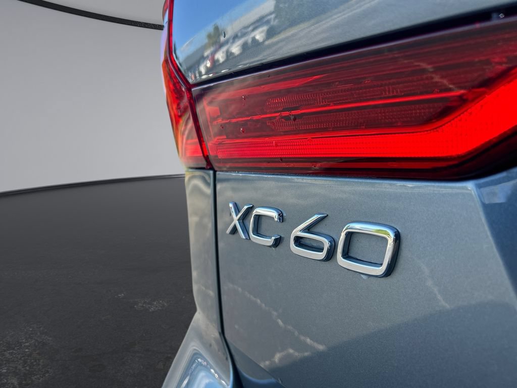 Used 2021 Volvo XC60 T8 R-Design w/ Advanced Package AWD/4WD image 34