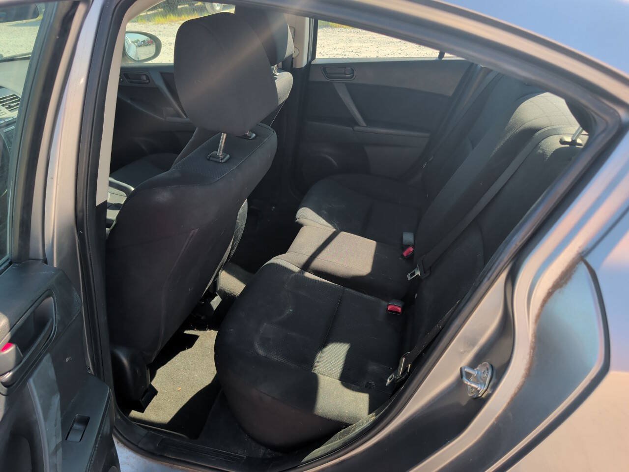 Used 2011 MAZDA MAZDA3 i Sport FWD image 16