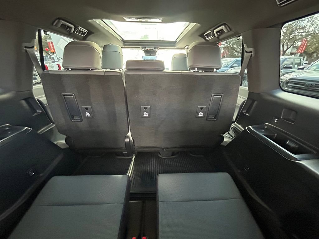 Used 2024 Lexus GX 550 w/ Accessory Package (2T) image 15