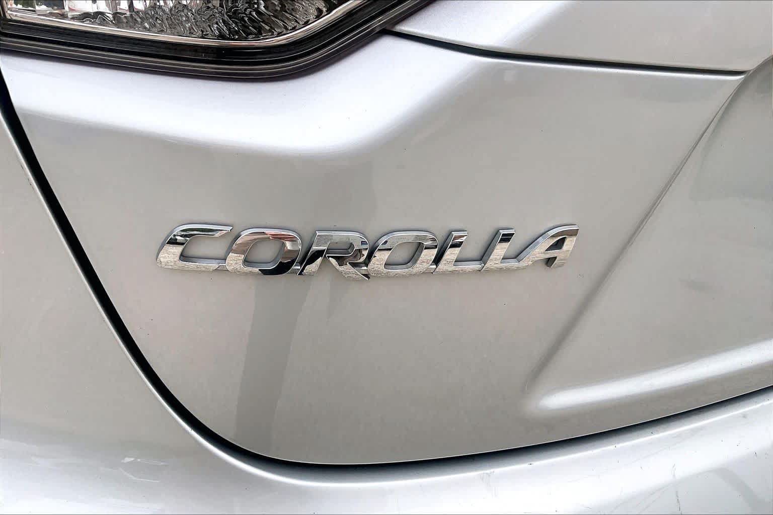 Used 2023 Toyota Corolla LE FWD image 28