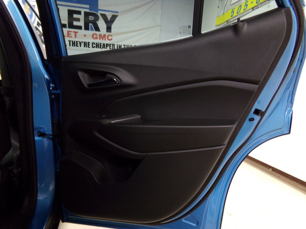 New 2025 Chevrolet Trax ACTIV w/ Sunroof Package image 9