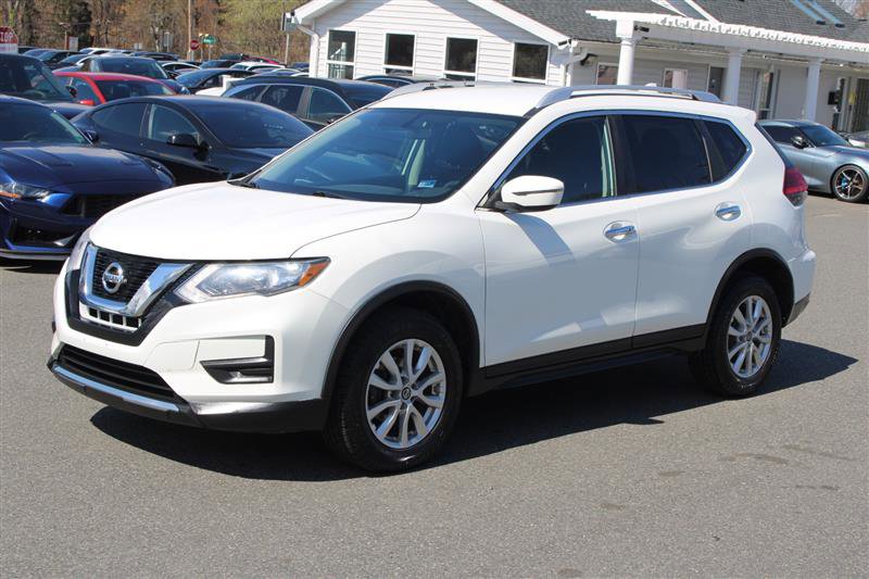 Used 2017 Nissan Rogue SV image 3