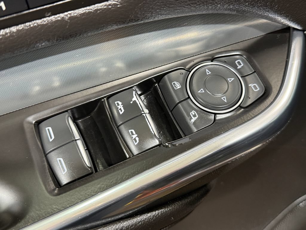 Used 2019 Cadillac XT4 Premium Luxury FWD image 22