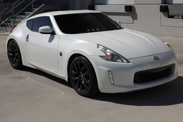 Used 2016 Nissan 370Z Coupe RWD image 18