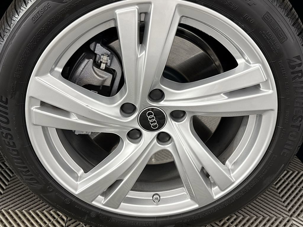 Used 2025 Audi A5 2.0T Premium w/ Convenience Package image 31
