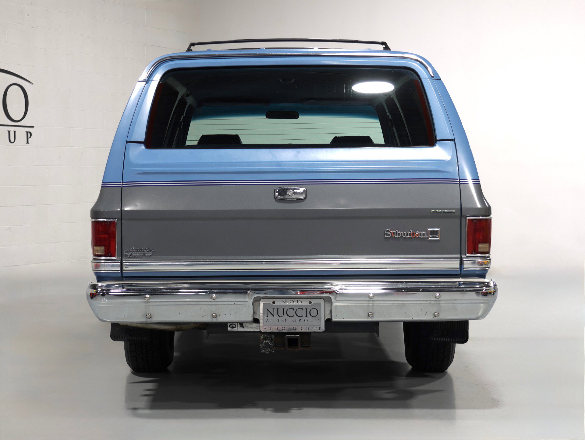 Used 1987 GMC Suburban 2WD image 9