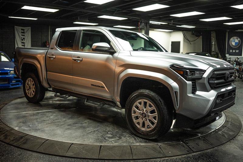 Used 2024 Toyota Tacoma SR5 image 5