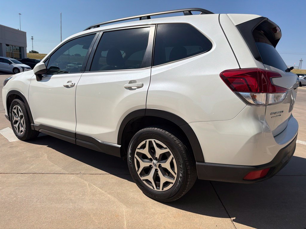Used 2022 Subaru Forester Premium AWD/4WD image 6