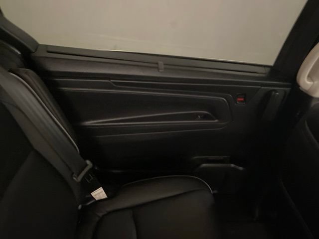 Used 2025 Honda Odyssey Touring image 23
