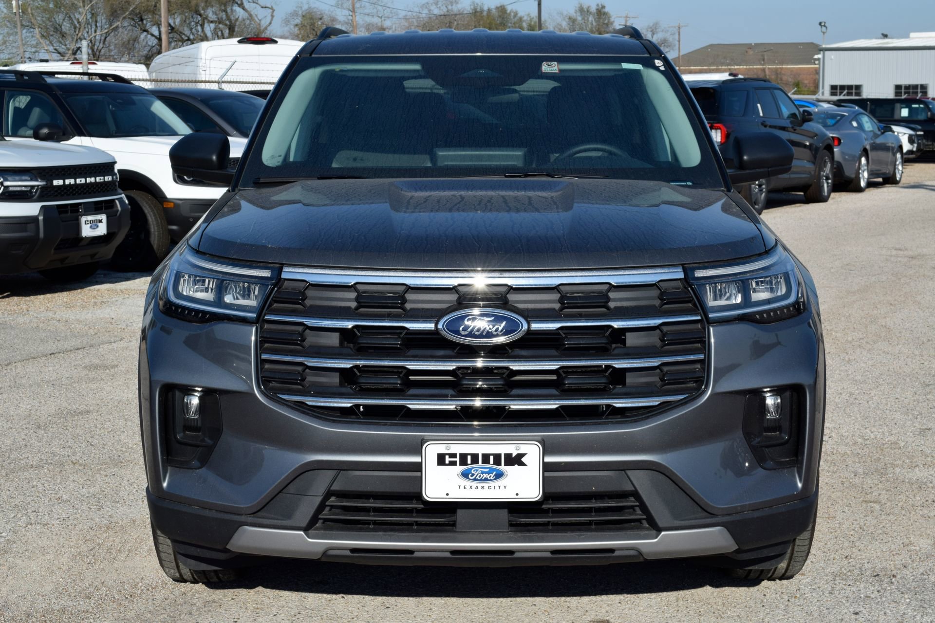 New 2026 Ford Explorer Active w/ Active Comfort Package image 2